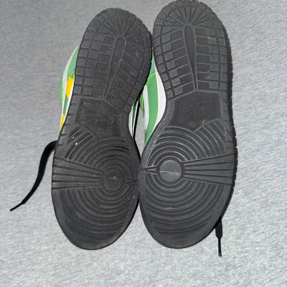Nike Dunk Low Pro SB Taxi Cab. Grass/ White - Picture 4 of 10